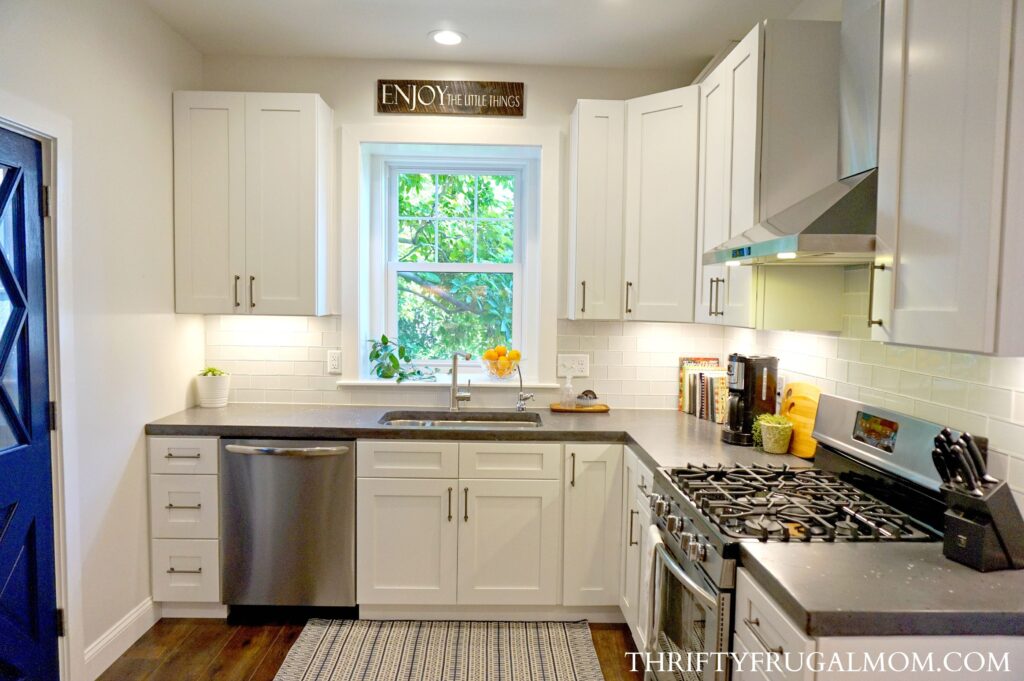 Small-Kitchen-Remodel-Ideas-On a-Budget