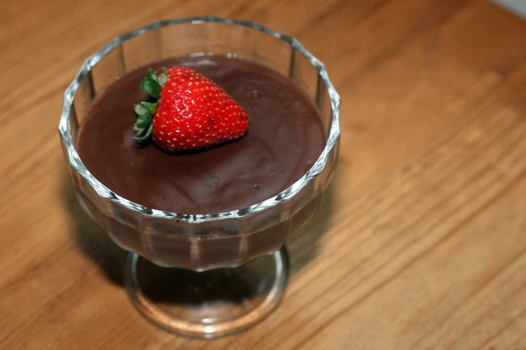 Homemade-Chocolate-Pudding-With-Eggs