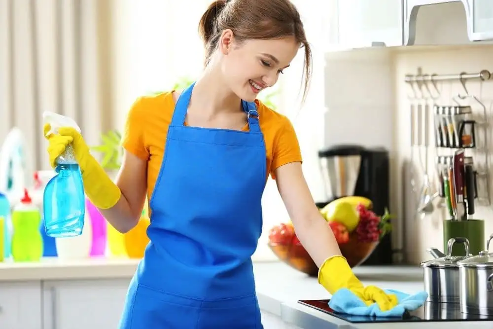 How-To-Clean-A-Kitchen-Quickly